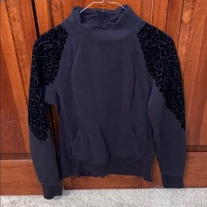 LULU LEMON black pullover size 6